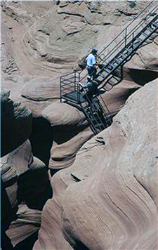 USA-Arizona-Grand Canyon Rim-to-Rim Hiker